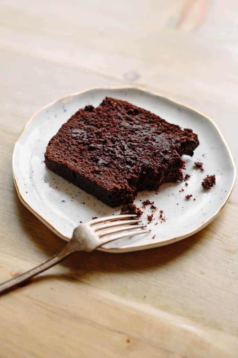 DOUBLE CHOCOLATE PALEO BANANA BREAD | Dairy, Grain, + Refined Sugar Free, but it tastes like chocolate cake! | ColeyCooks.com
